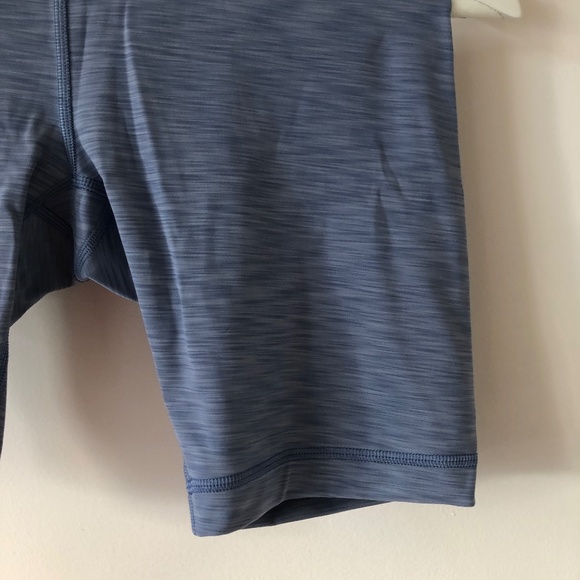 LULULEMON WUNDER TRAIN HIGH-RISE SHORT 8" in Heathered Water Drop size 6 - Picture 3 of 3